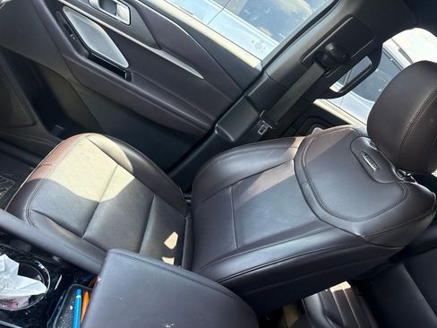 Used 2025 Ford Explorer Platinum RWD image 14