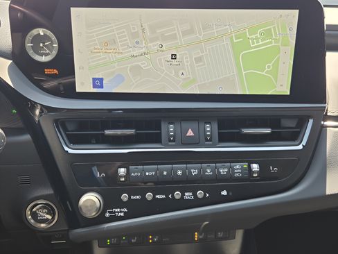 Certified 2025 Lexus ES 350 w/ Accessory Package (Z2) FWD image 16