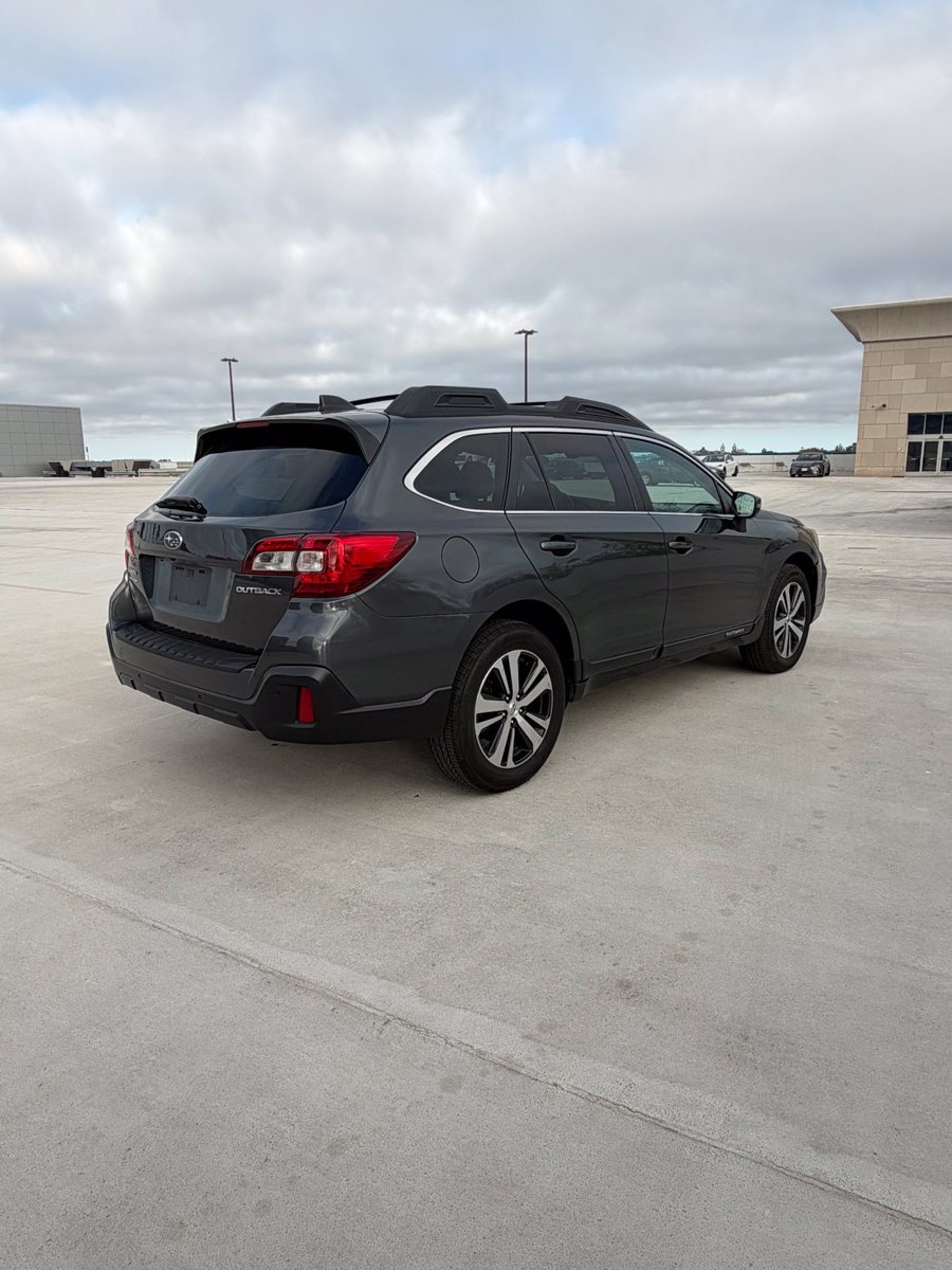 Used 2018 Subaru Outback 2.5i Limited AWD/4WD image 4