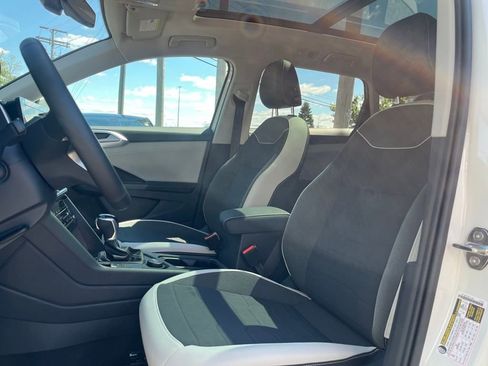 New 2025 Volkswagen Taos SE image 6