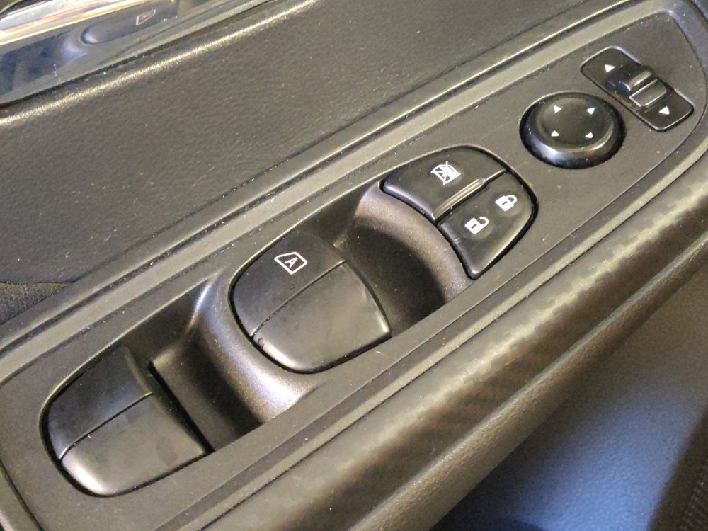 Used 2021 Nissan Versa SV FWD image 27