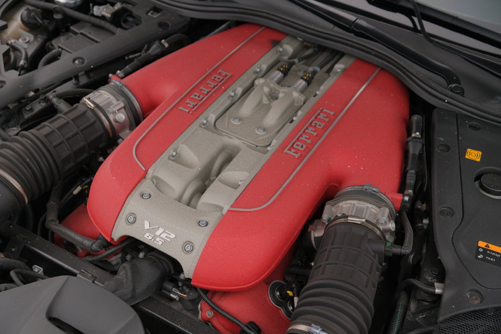 Used 2018 Ferrari 812 Superfast RWD image 44