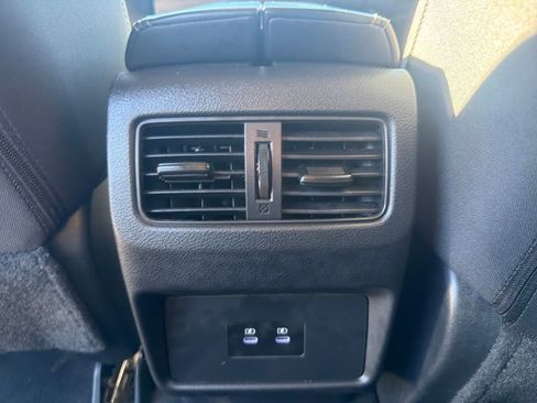 Certified 2025 Nissan Rogue SV image 22