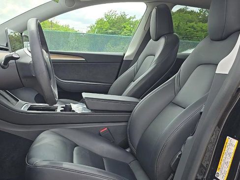 Used 2023 Tesla Model Y AWD image 5