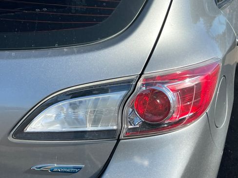 Used 2012 MAZDA MAZDA3 i Grand Touring w/ Tech Pkg image 17