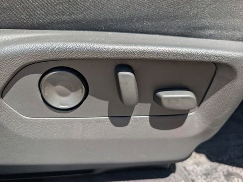 Used 2025 Buick Envision Avenir AWD/4WD image 29