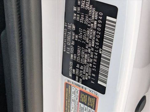 Used 2023 Kia Sorento LX image 24