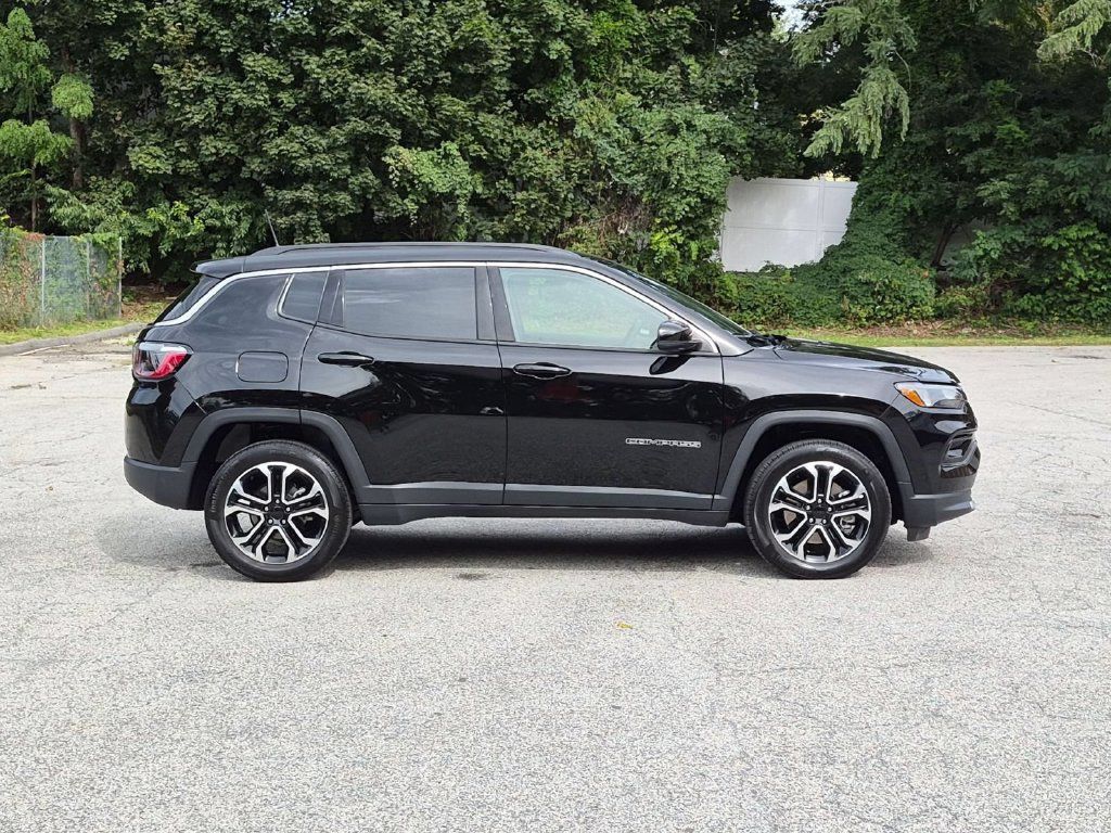Used 2024 Jeep Compass Limited AWD/4WD image 2