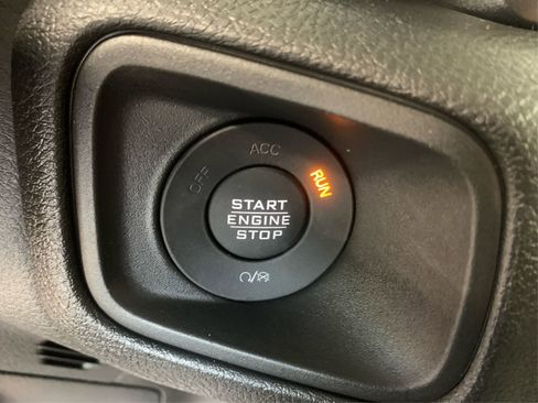 Used 2025 Jeep Wrangler Sport S image 27