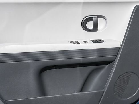 New 2026 Hyundai Ioniq 5 SEL image 22