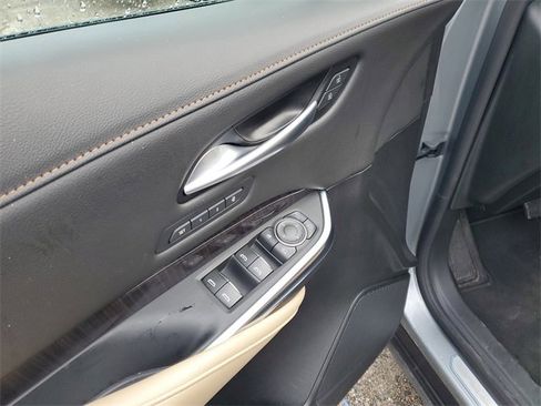 Used 2024 Cadillac XT4 Premium Luxury image 13