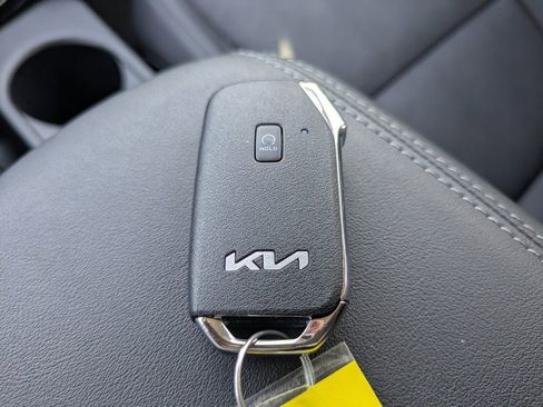 Used 2025 Kia Seltos EX image 29