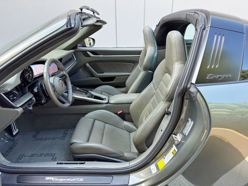 Used 2022 Porsche 911 Targa 4 GTS image 16