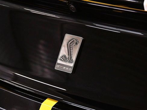 Used 2016 Ford Mustang Shelby GT350 w/ Track Package image 11