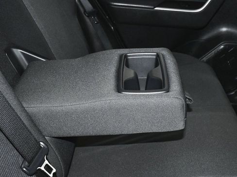 Used 2022 Toyota RAV4 LE image 40