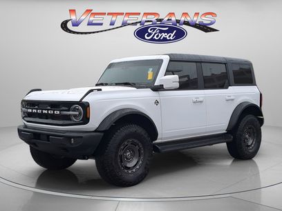 Certified 2025 Ford Bronco Outer Banks w/ Sasquatch Package