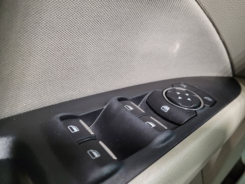 Used 2020 Ford Fusion SE FWD image 27