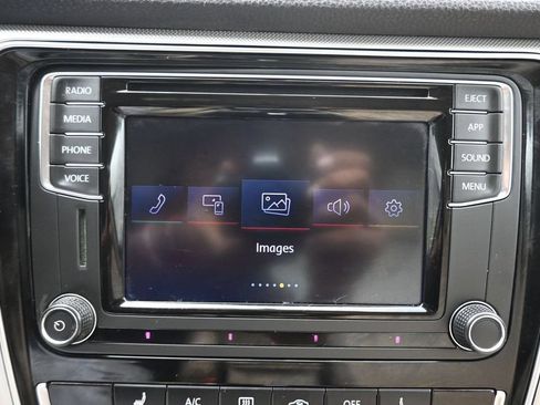 Used 2019 Volkswagen Passat 2.0T Wolfsburg w/ Wheels & Sunroof Package FWD image 19