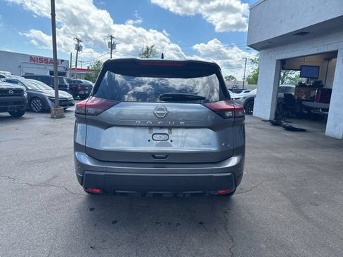 Used 2024 Nissan Rogue S AWD/4WD image 3