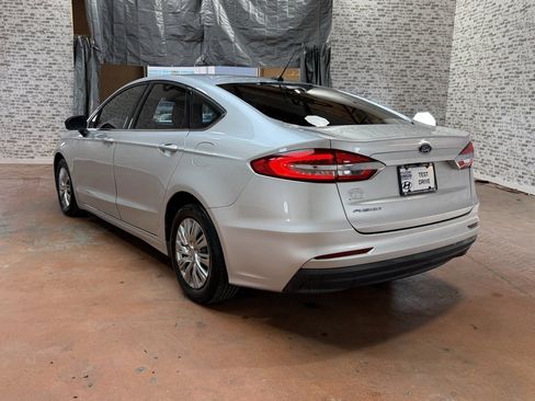 Used 2019 Ford Fusion S image 3