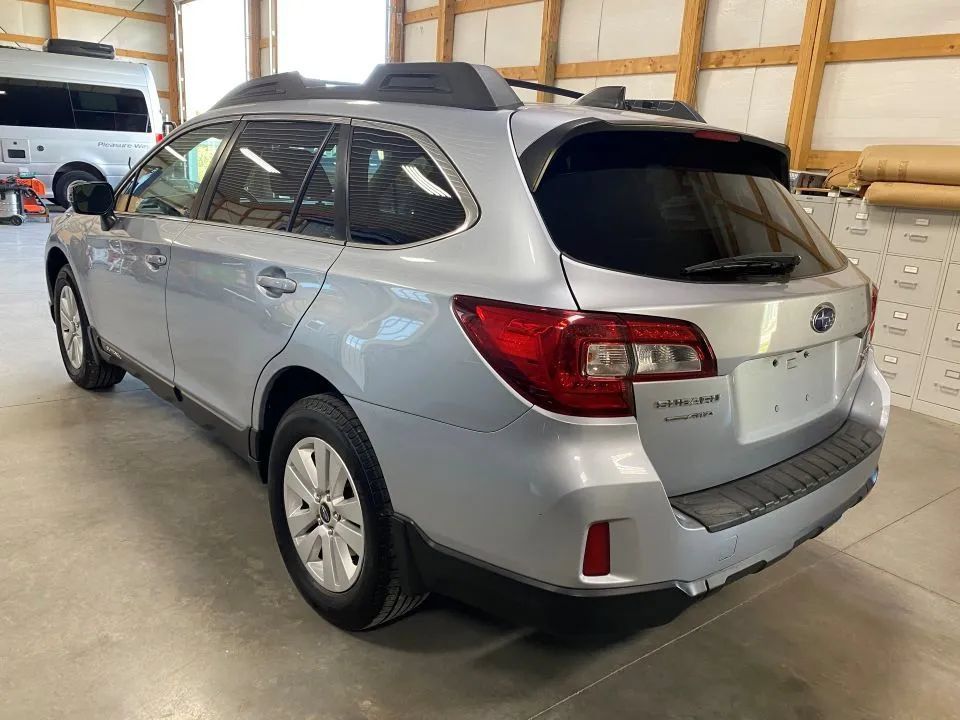 Used 2017 Subaru Outback 2.5i Premium AWD/4WD image 10