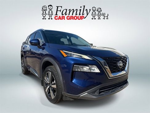Used 2022 Nissan Rogue SL w/ SL Premium Package image 2