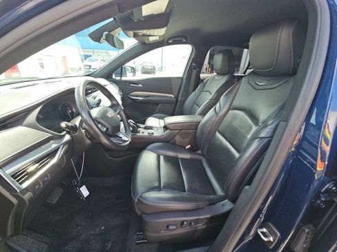 Used 2021 Cadillac XT4 Premium Luxury FWD image 3