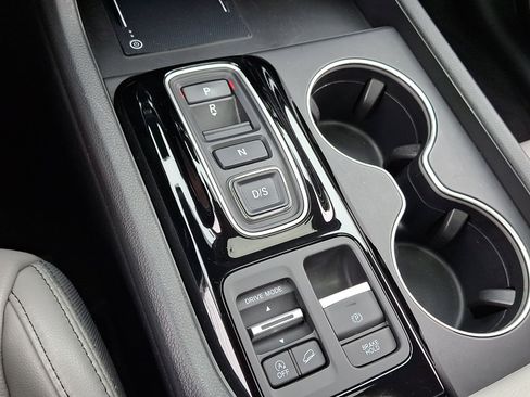 Certified 2023 Honda Pilot Touring image 14
