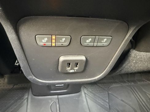 Used 2021 Chevrolet Equinox Premier image 26