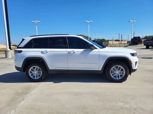 New 2025 Jeep Grand Cherokee Laredo w/ Luxury Tech Group I image 6