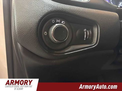 Used 2023 Jeep Renegade Latitude image 10