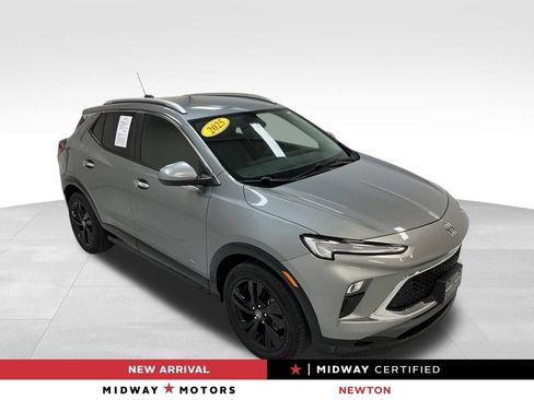 Used 2025 Buick Encore GX Sport Touring FWD image 1