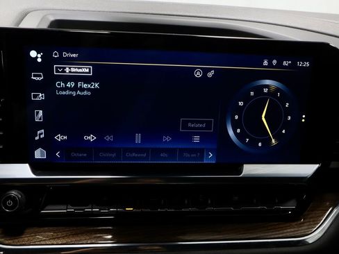 Used 2023 Chevrolet Silverado 1500 LT AWD/4WD image 3