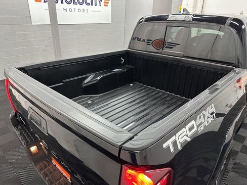 Used 2019 Toyota Tacoma TRD Sport image 11