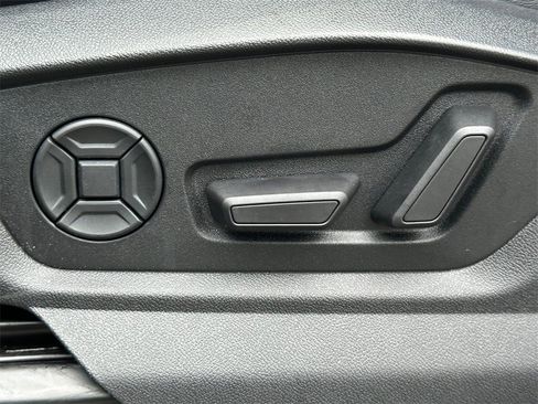 Used 2021 Audi Q8 Prestige w/ Prestige Package image 21