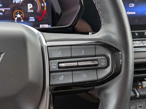 Used 2024 Chevrolet Colorado LT w/ LT Convenience Package III AWD/4WD image 24