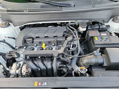 Certified 2025 Hyundai Venue SEL FWD image 27