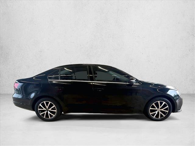 Used 2017 Volkswagen Jetta SE FWD image 5