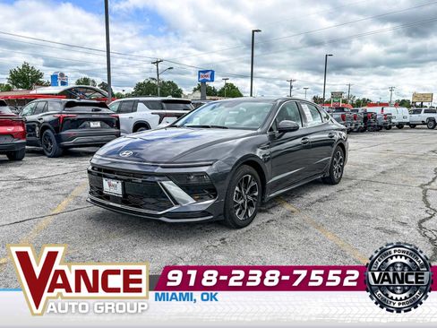 Used 2025 Hyundai Sonata SEL FWD image 3