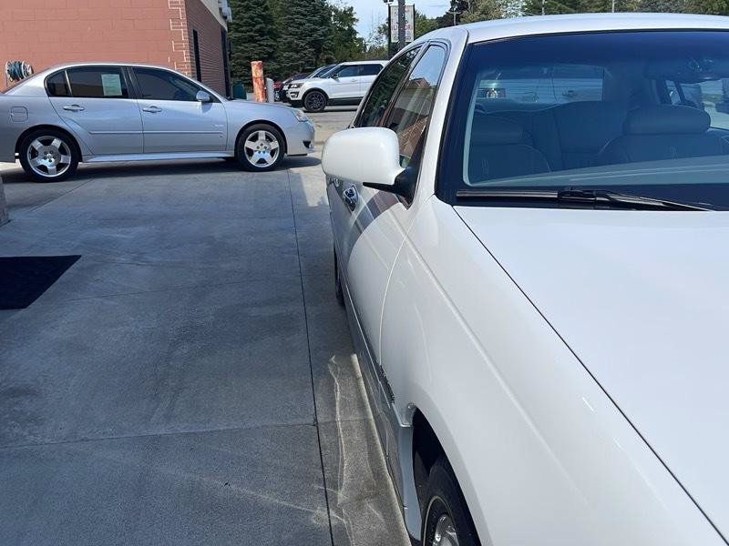 Used 1999 Lincoln Town Car Signature RWD image 8