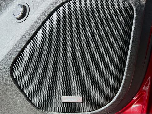 Used 2023 GMC Acadia SLT image 22