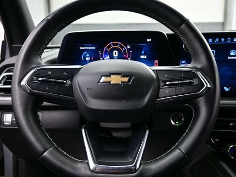 Used 2024 Chevrolet Traverse LT AWD/4WD image 26