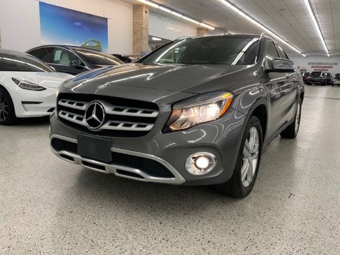 Used 2018 Mercedes-Benz GLA 250 GLA 250 4MATIC SUV image 2
