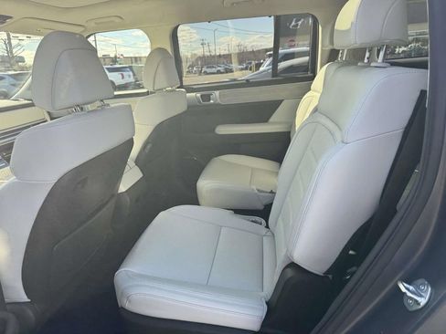 Used 2025 Hyundai Santa Fe Calligraphy AWD/4WD image 12