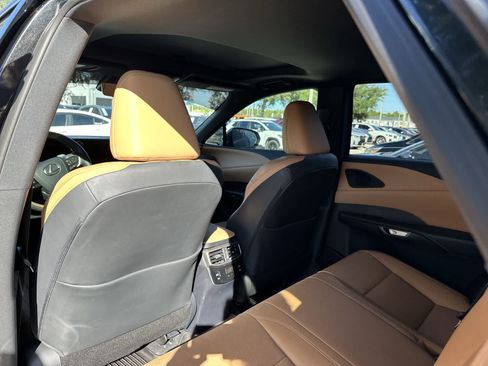Used 2024 Lexus RX 350 w/ Convenience Package AWD/4WD image 18
