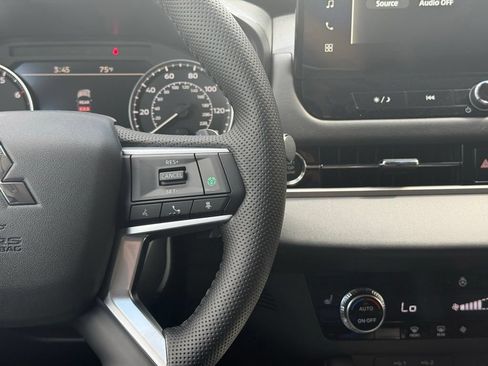 New 2026 Mitsubishi Outlander AWD image 11