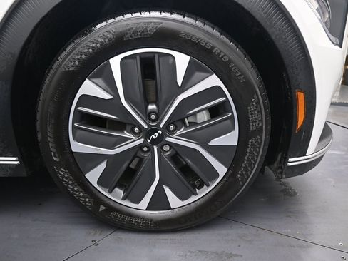 Used 2024 Kia EV6 Light image 31