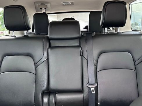 Used 2024 Nissan Pathfinder SL AWD/4WD image 22