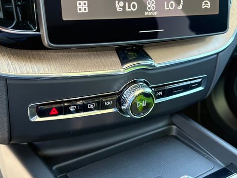 New 2026 Volvo XC60 B5 Ultra w/ Protection Package Premier image 18