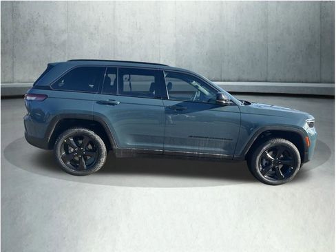 New 2026 Jeep Grand Cherokee Limited w/ Limited Altitude Package AWD/4WD image 6